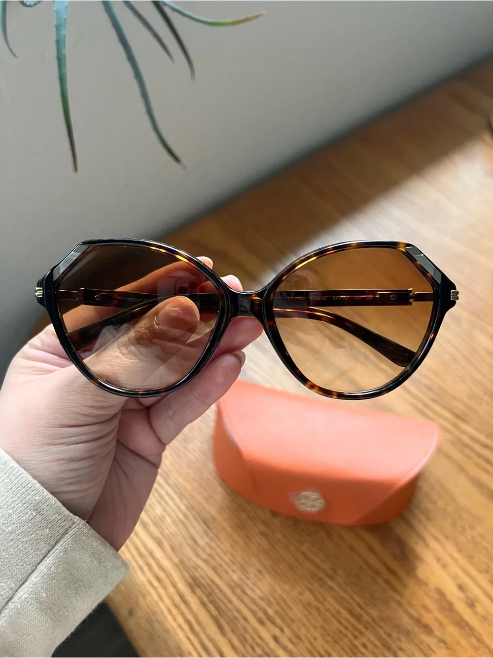 Tory Burch Tortoiseshell Frame Sunglasses with Brown Lenses and Orange Case